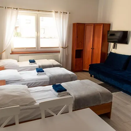 Проживание в семье Plazowa 6 *